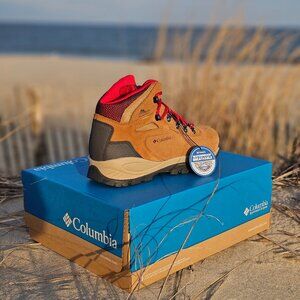 NWT Columbia Women's Newton Ridge Waterproof Hiking Boots Brown Suede Size 9.5